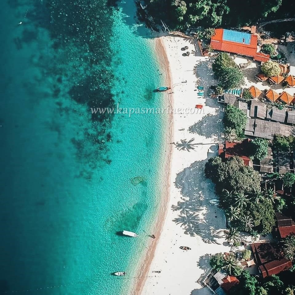 ehab qabeel 16158807270686 Pakej Pulau Kapas | Day Trip Pulau Kapas Alang-alang sudah sampai Terengganu dan cuti masih panjang, kita teruslah bercuti ke Pulau Kapas lepas keluar dari Pulau Redang. Booked the trip to stay at OMBAK KAPAS RESORT. 