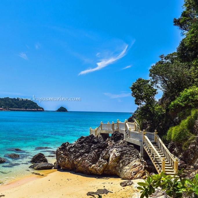 kapas island Pakej Pulau Kapas | Day Trip Pulau Kapas Kapas island, aka. Pulau Kapas, or Cotton Island, just off the coast of Marang in the Terengganu state, on the eastern side of Malaysia’s peninsula, is perhaps one of the country’s best-kept secrets. Or rather, that’s what it felt like when we arrived on Kapas island during the Hari Raya period, a major holiday in the country and a very popular time for local tourism in Malaysia.